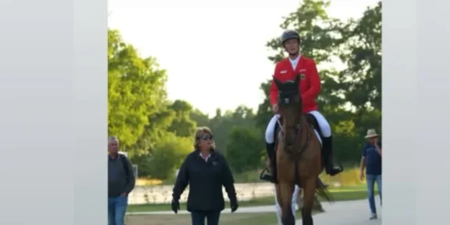 55_hs-sportpferde-pferd-reiter-moment-07