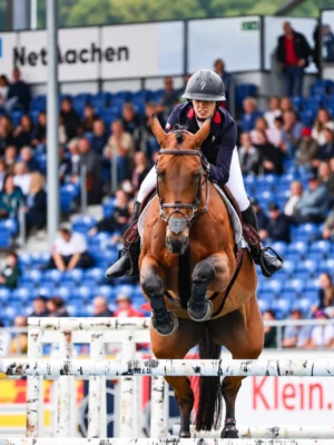 Nina Mallevaey – Referenz HS Sportpferde